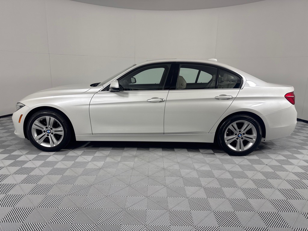 2016 BMW 3 Series Image 9