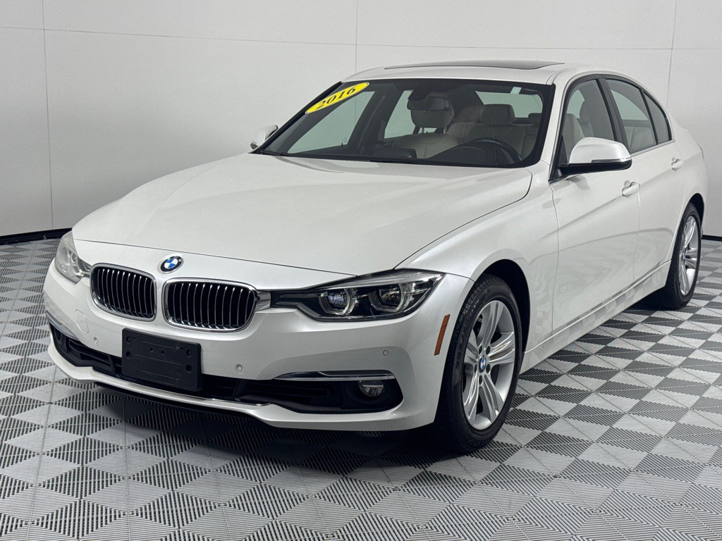 2016 BMW 3 Series Image 11