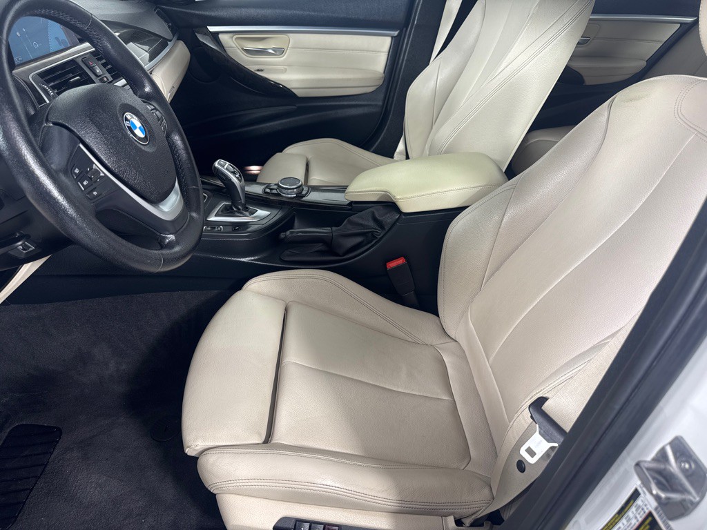 2016 BMW 3 Series Image 14