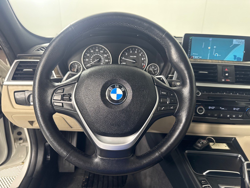 2016 BMW 3 Series Image 18