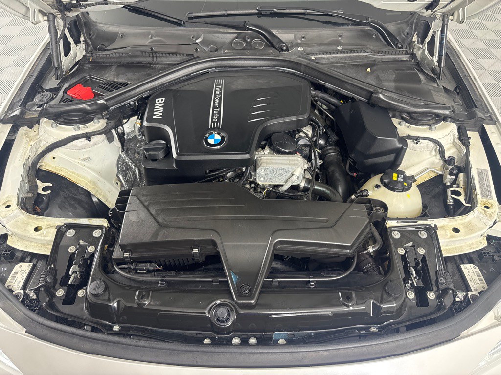 2016 BMW 3 Series Image 30