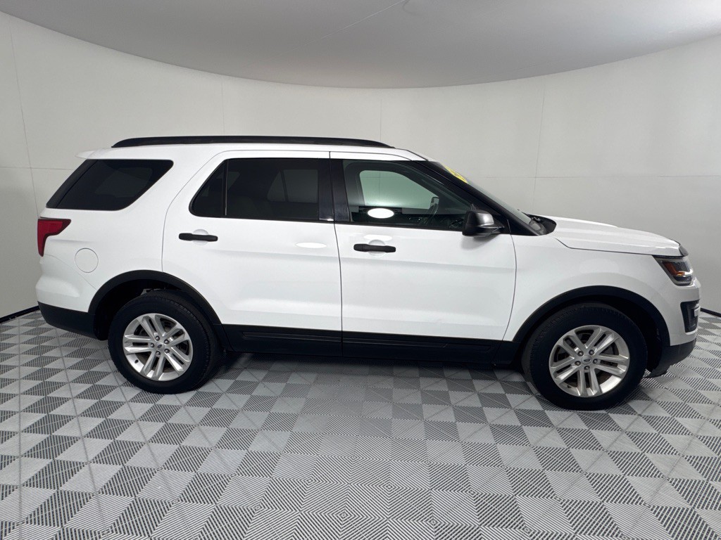 2017 Ford Explorer Image 4