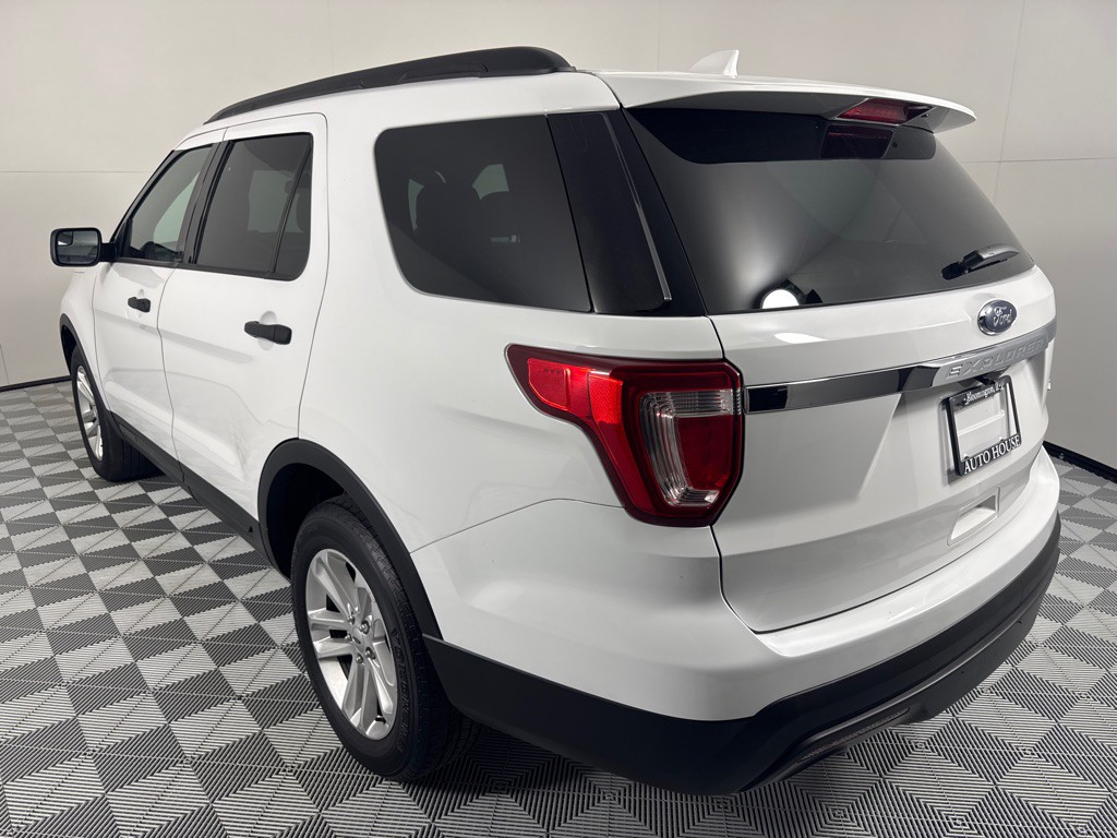 2017 Ford Explorer Image 8