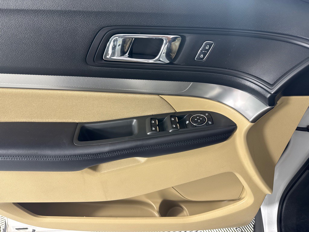 2017 Ford Explorer Image 11
