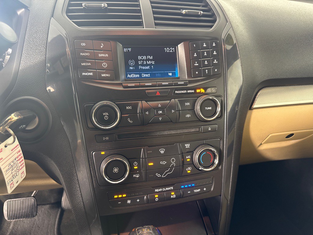 2017 Ford Explorer Image 16