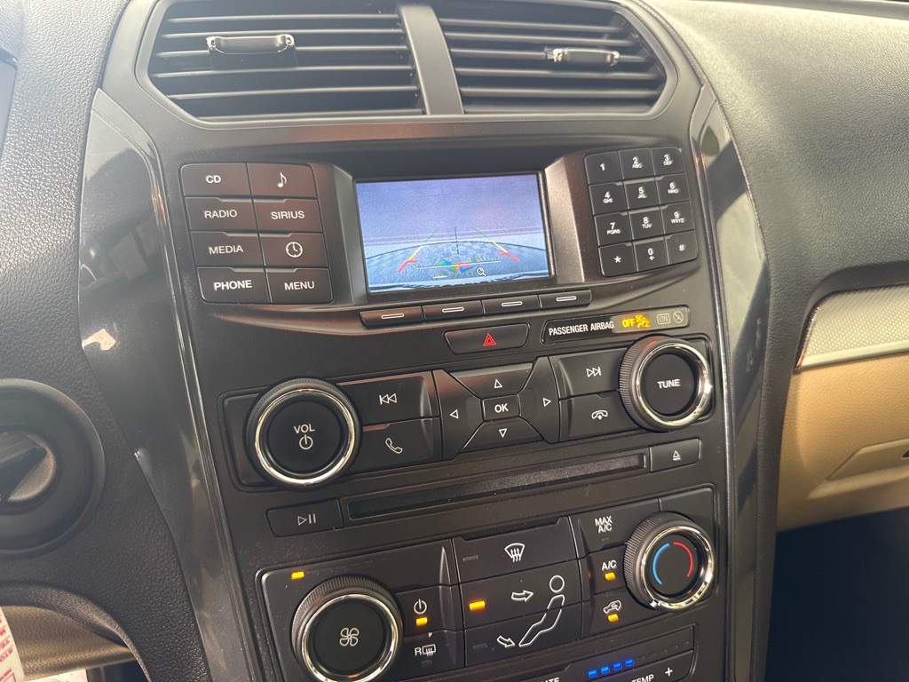 2017 Ford Explorer Image 17