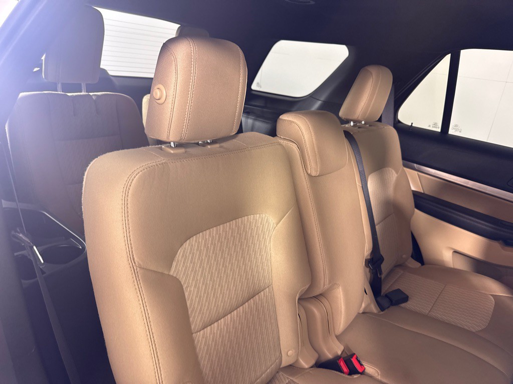 2017 Ford Explorer Image 24