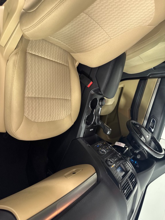 2017 Ford Explorer Image 25
