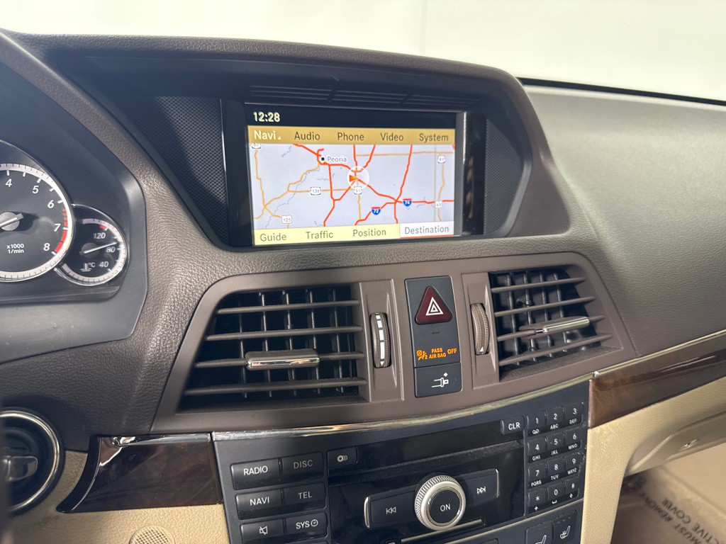 2012 Mercedes-Benz E-Class Image 19