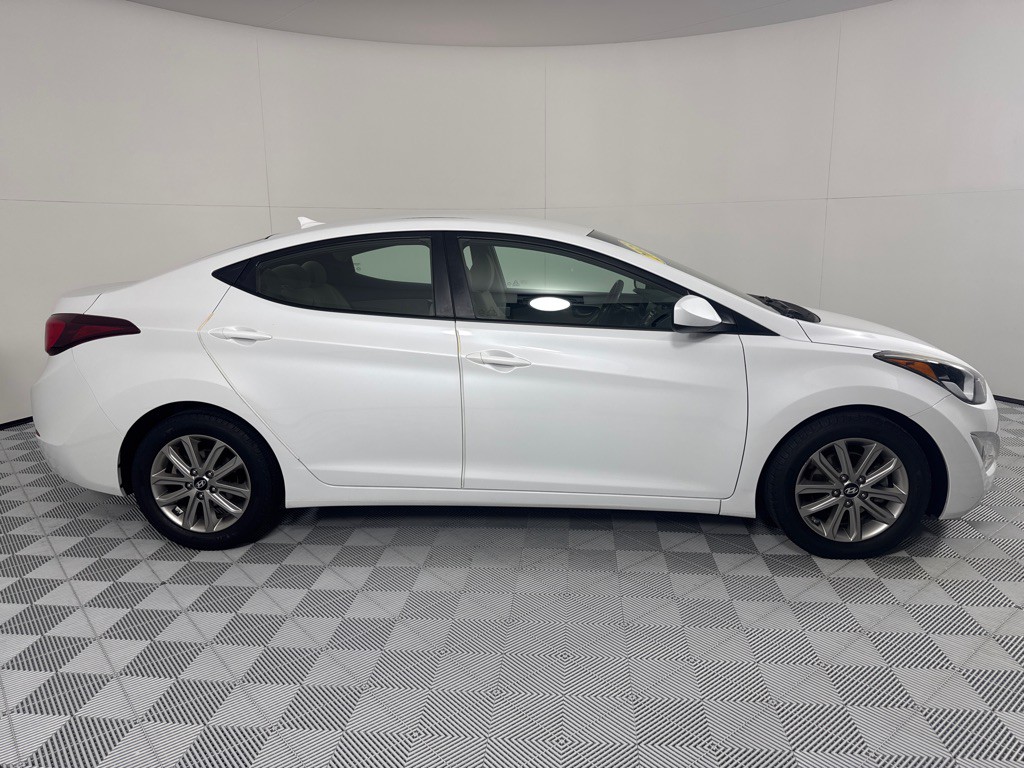 2015 Hyundai Elantra Image 4