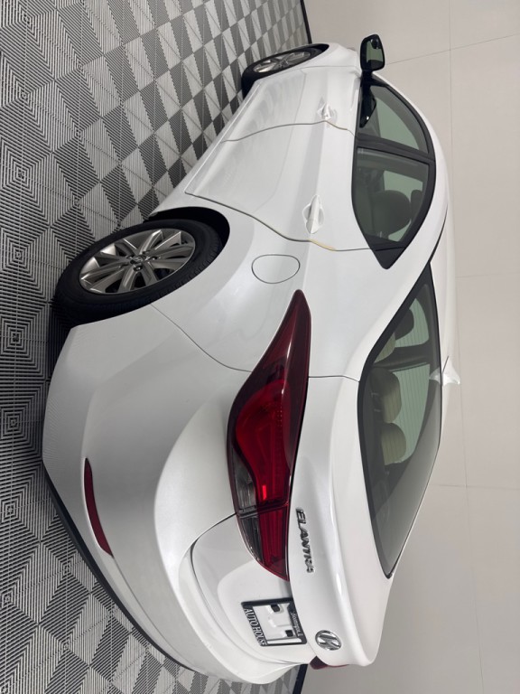 2015 Hyundai Elantra Image 8