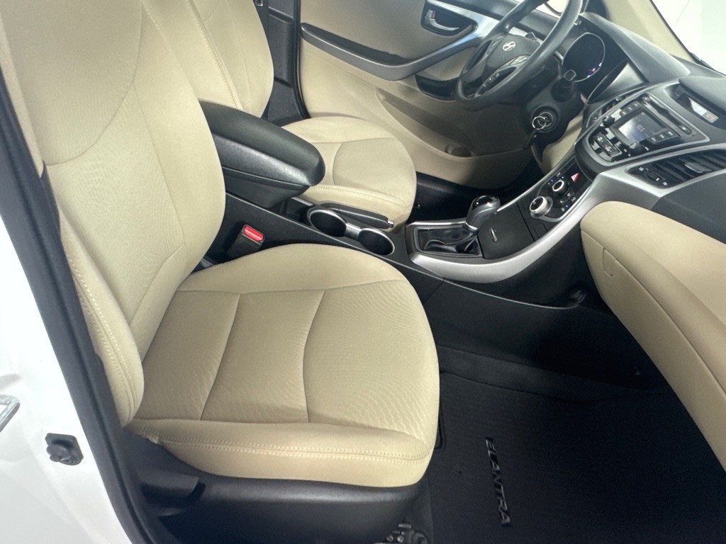 2015 Hyundai Elantra Image 24