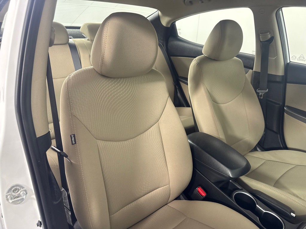 2015 Hyundai Elantra Image 25