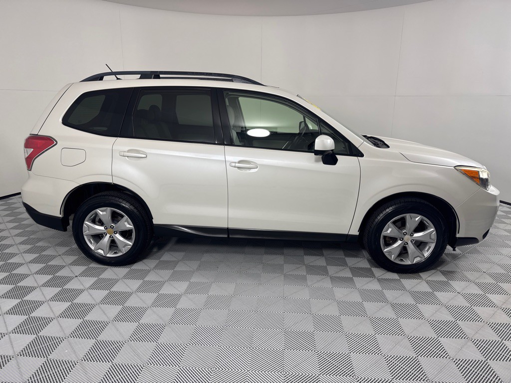 2015 Subaru Forester Image 4