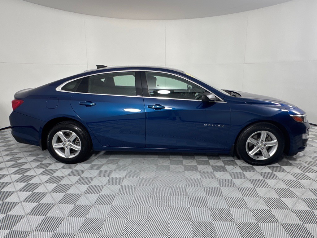 2019 Chevrolet Malibu Image 4