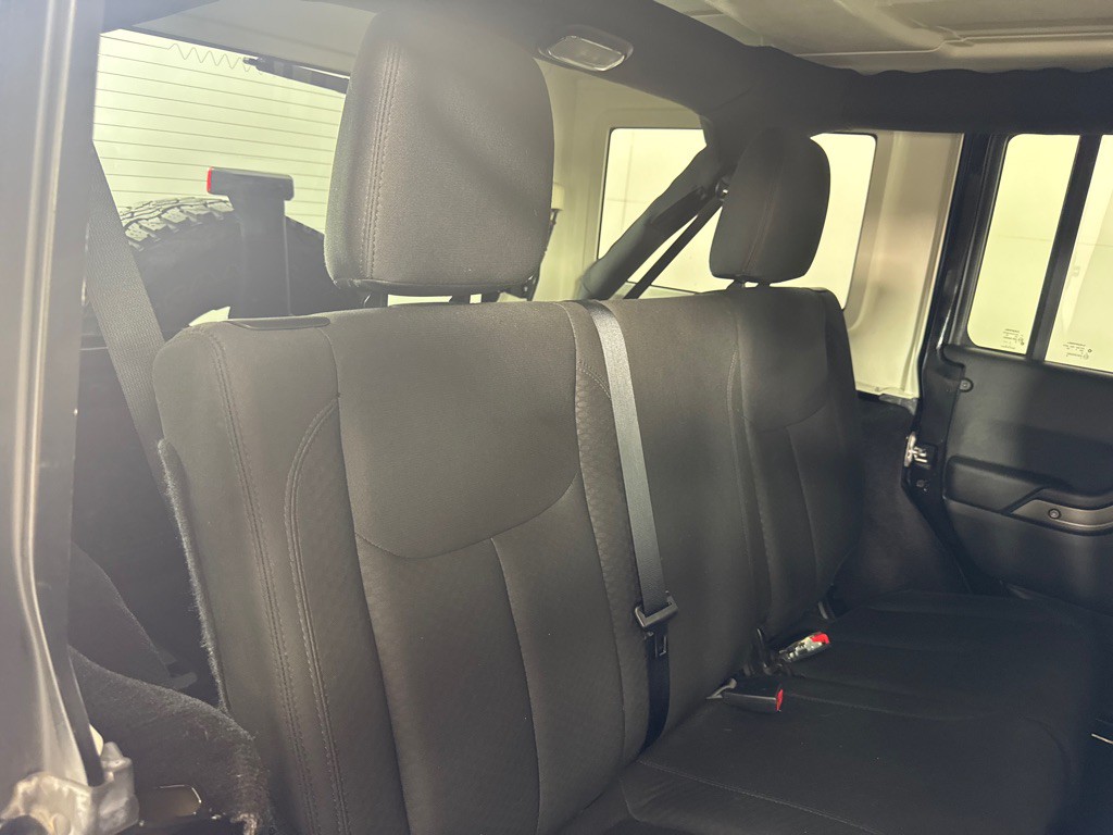 2017 Jeep Wrangler Unlimited Image 20