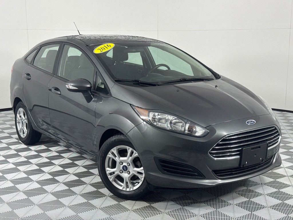 2016 Ford Fiesta Image 2