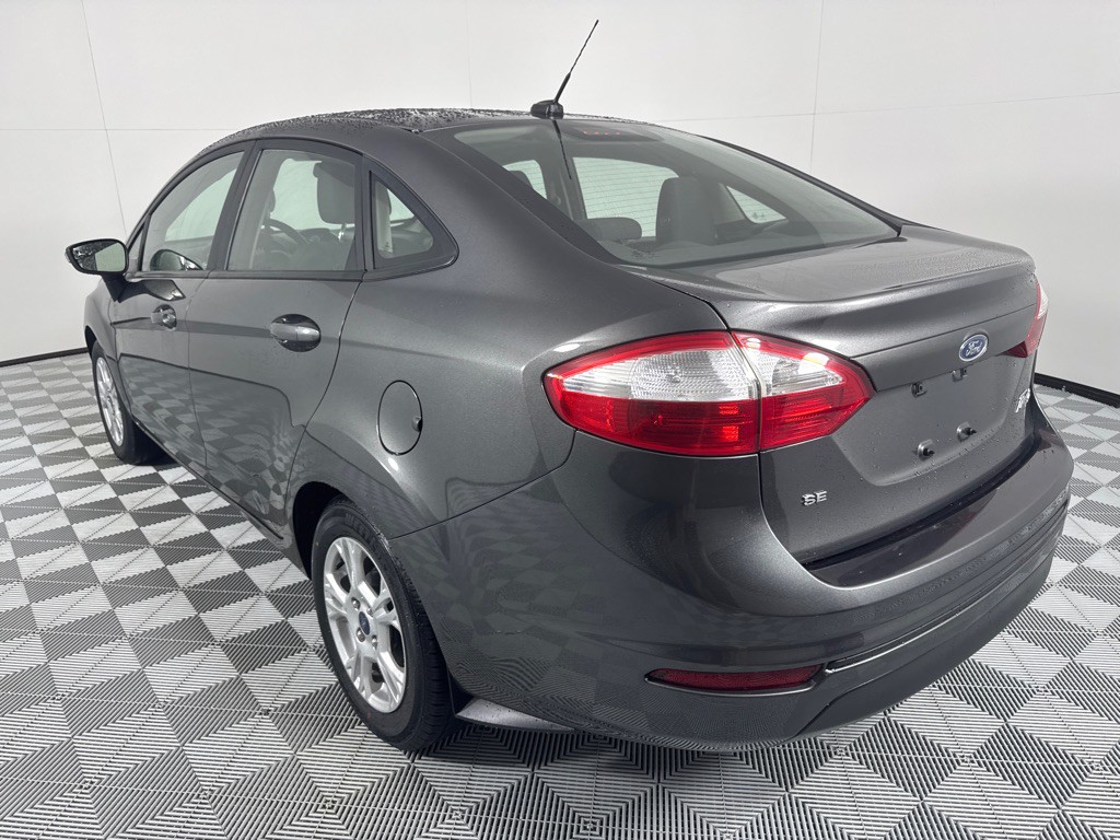 2016 Ford Fiesta Image 8
