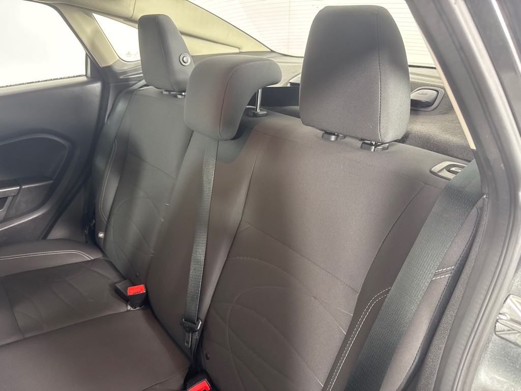 2016 Ford Fiesta Image 22