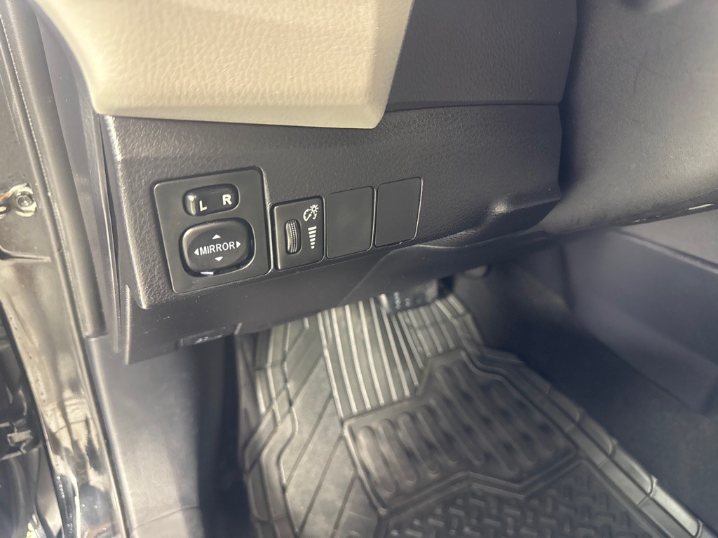 2015 Toyota Corolla Image 15