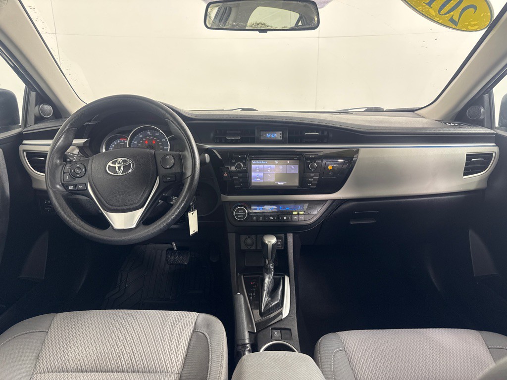 2015 Toyota Corolla Image 26
