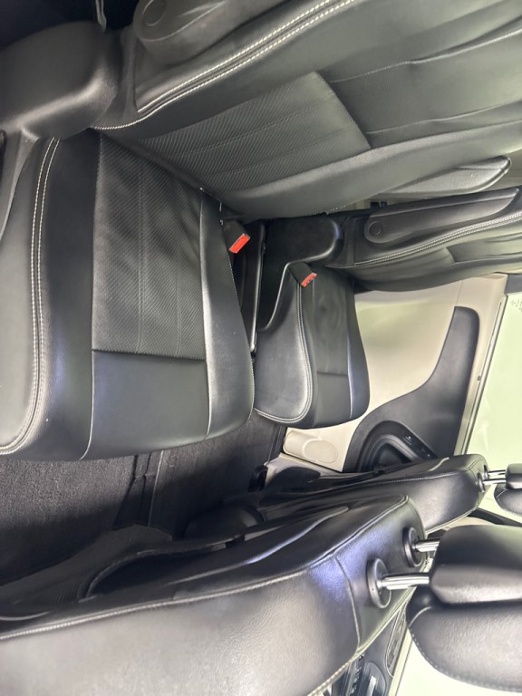 2016 Chrysler Town & Country Image 23