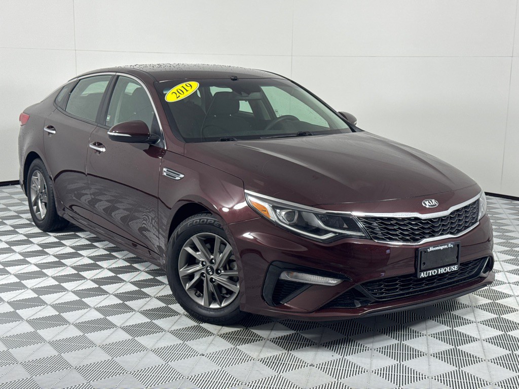 2019 Kia Optima Image 2