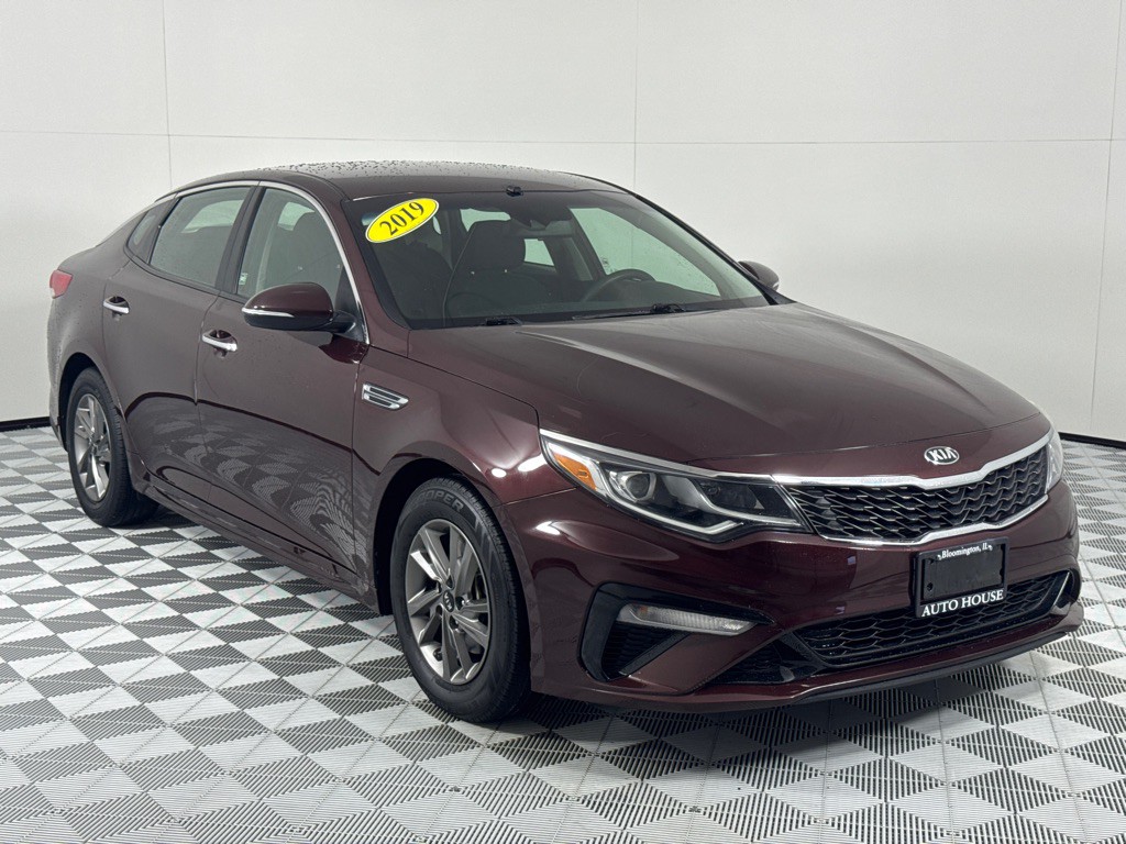 2019 Kia Optima Image 3