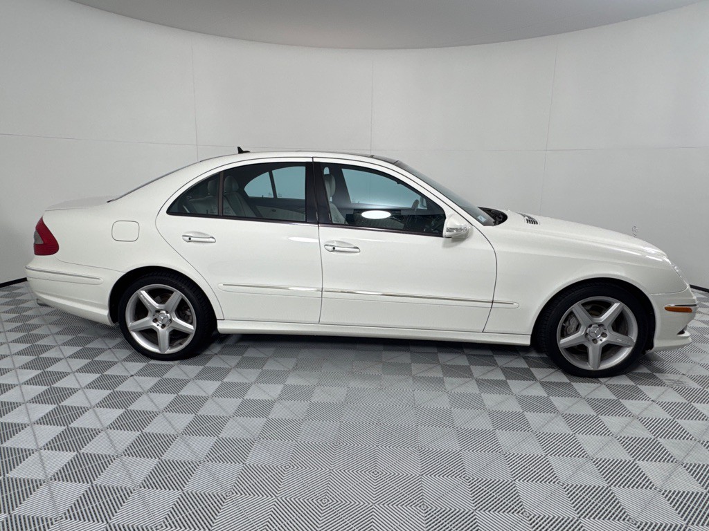 2008 Mercedes-Benz E-Class Image 4