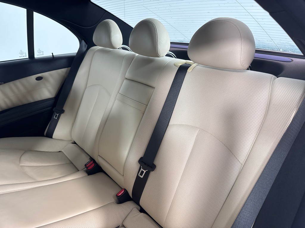 2008 Mercedes-Benz E-Class Image 20