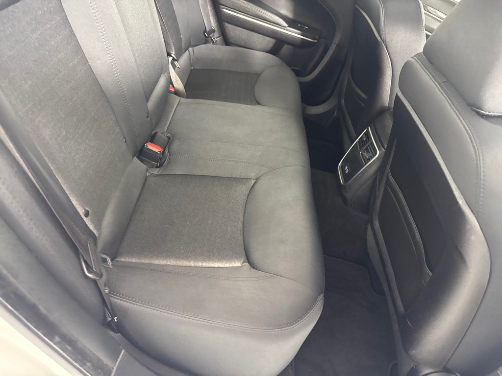2019 Chrysler 300 Image 18