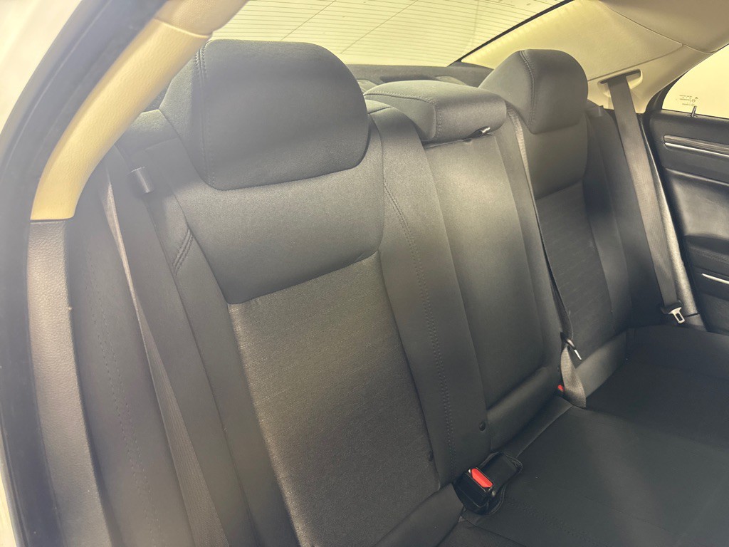 2019 Chrysler 300 Image 19