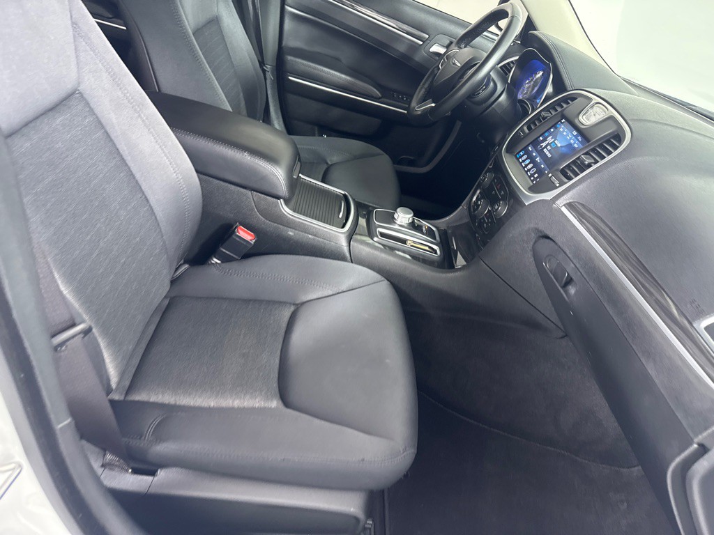2019 Chrysler 300 Image 20