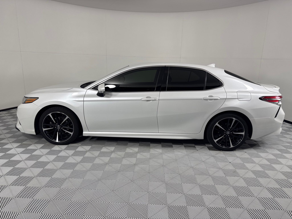 2019 Toyota Camry Image 8