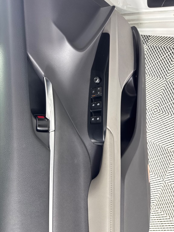 2019 Toyota Camry Image 12