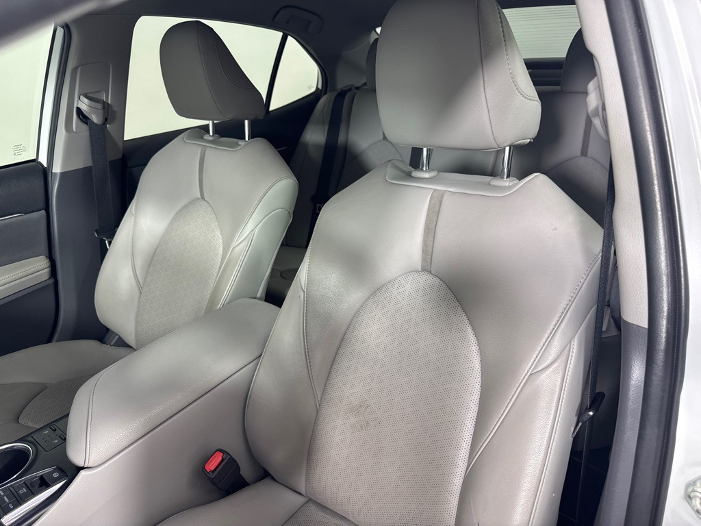 2019 Toyota Camry Image 14