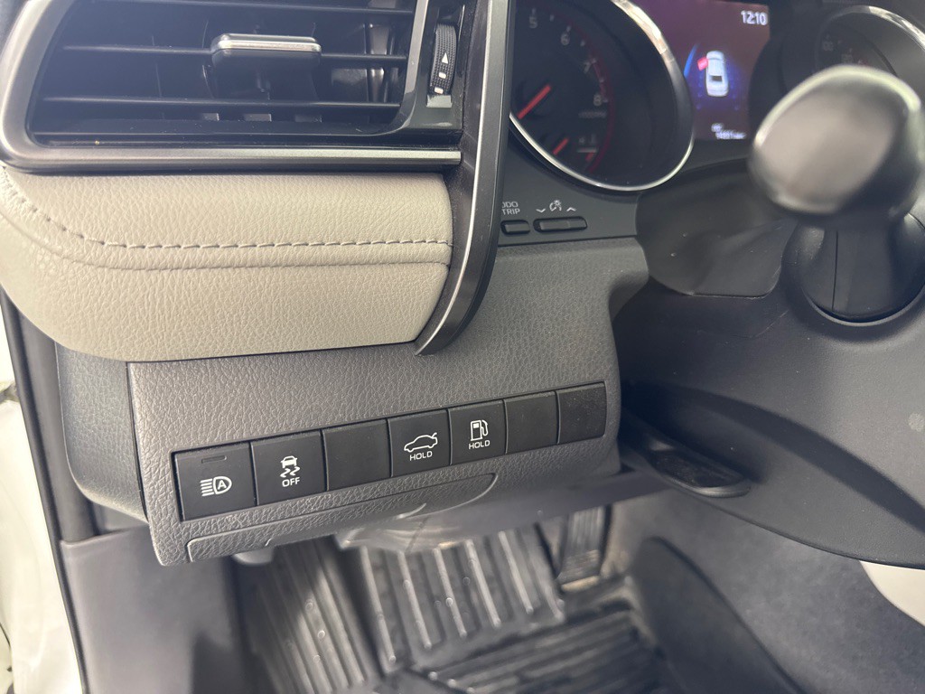 2019 Toyota Camry Image 15