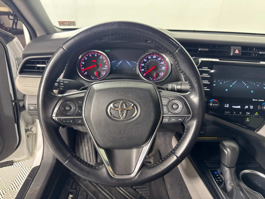 2019 Toyota Camry Image 16