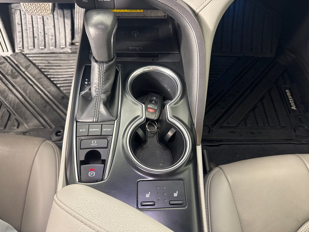 2019 Toyota Camry Image 19