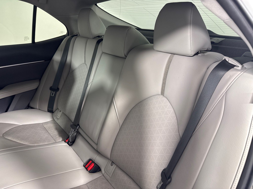 2019 Toyota Camry Image 21
