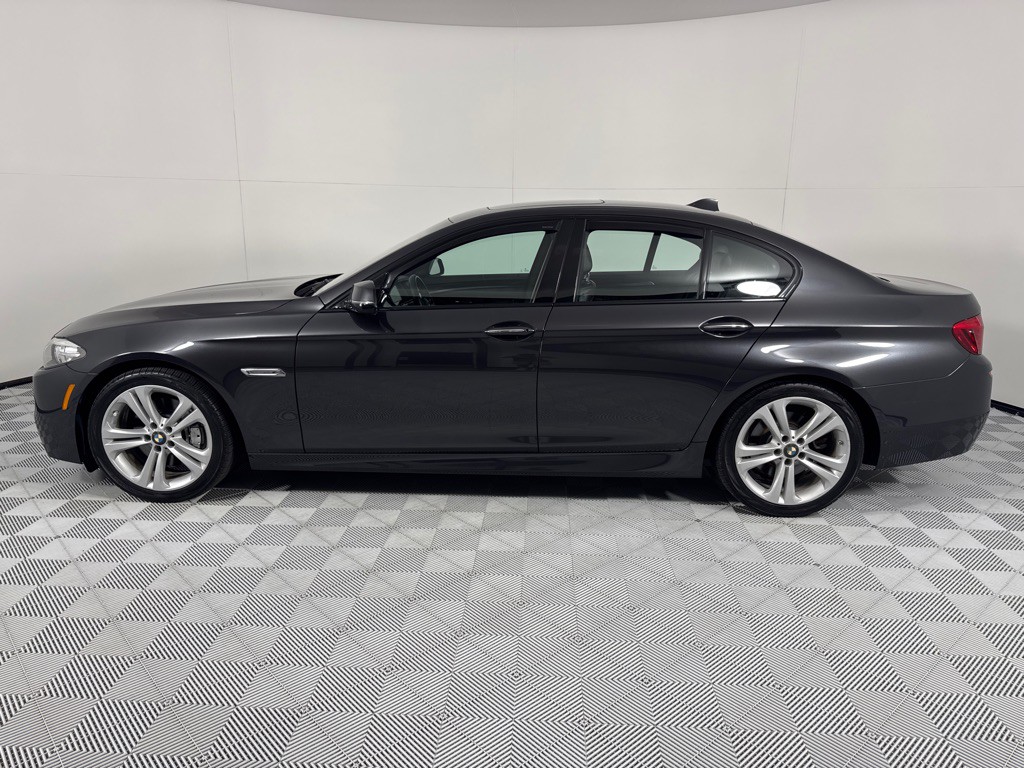 2015 BMW 5 Series Image 9