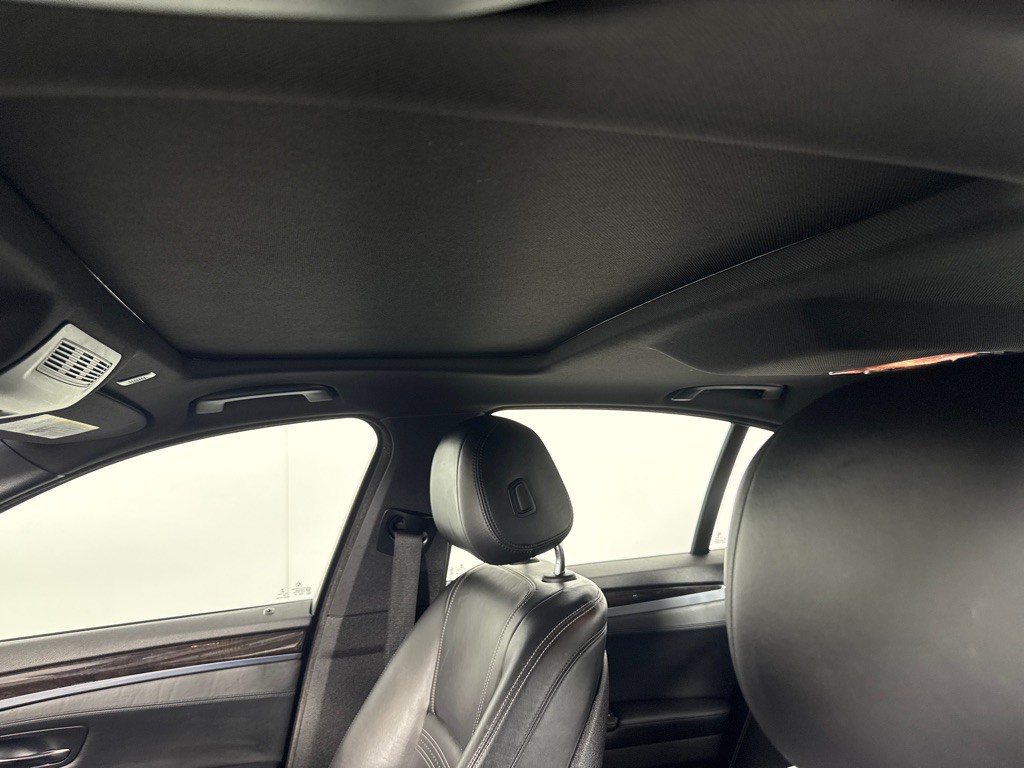 2015 BMW 5 Series Image 14