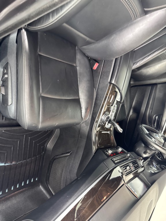 2015 BMW 5 Series Image 24