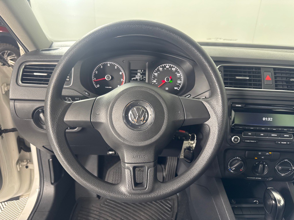 2012 Volkswagen Jetta Image 14