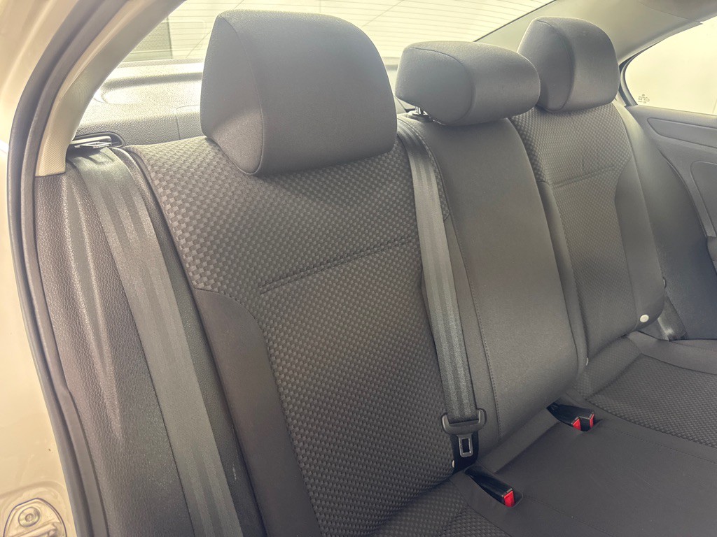 2012 Volkswagen Jetta Image 20