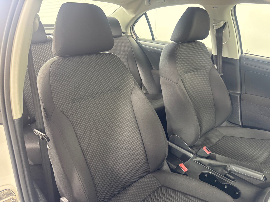 2012 Volkswagen Jetta Image 22