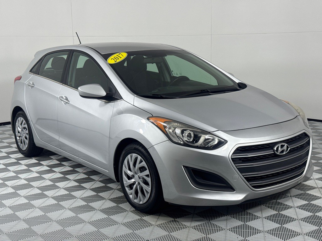 2017 Hyundai Elantra Image 3