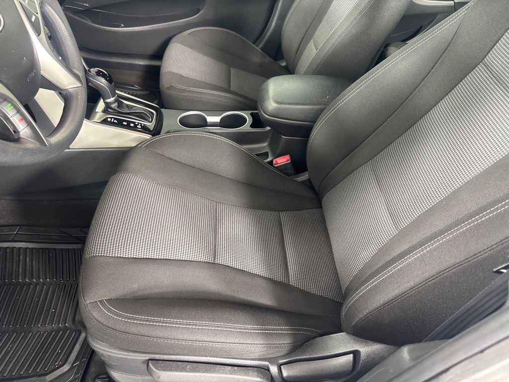 2017 Hyundai Elantra Image 10