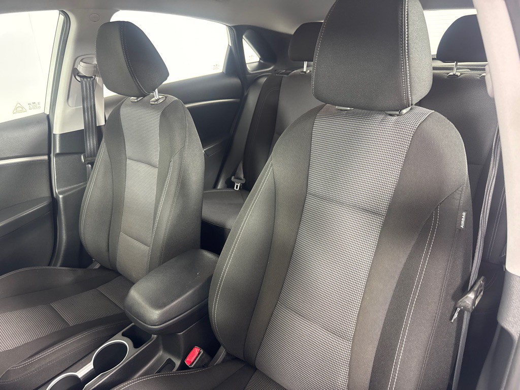 2017 Hyundai Elantra Image 11