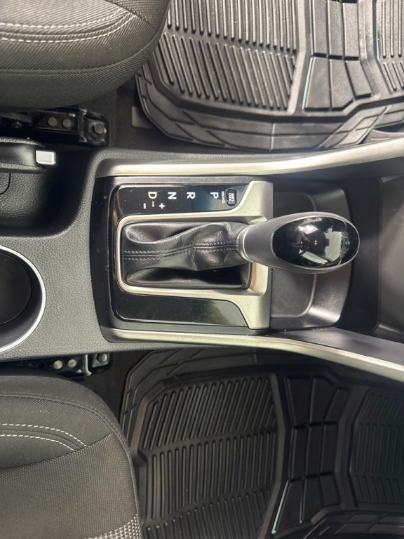 2017 Hyundai Elantra Image 15